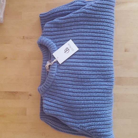 Oversized Round neck Knitted Sweater - Picture 10 of 10